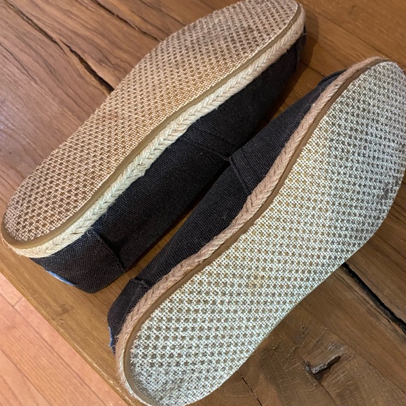 Dark Gray TOMS Size 7.5 - Picture 3 of 4